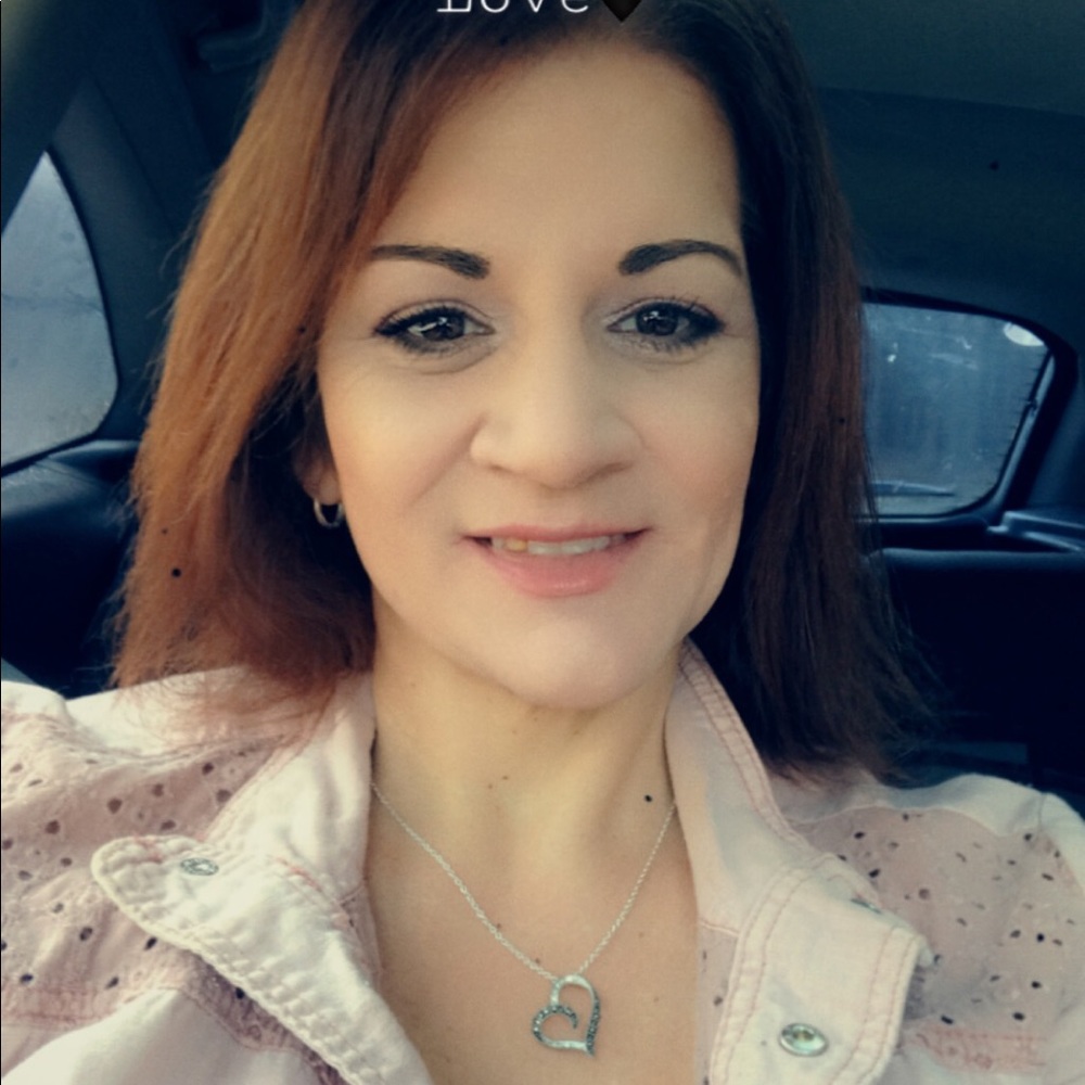 Meet your Posher, Desiree